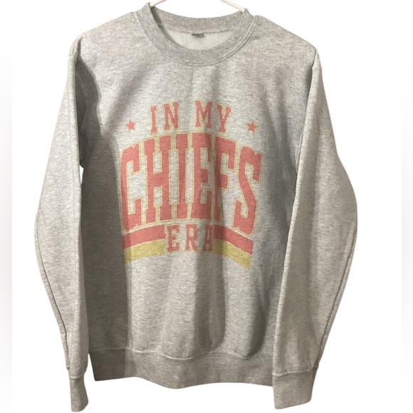 Kansas City Chiefs Taylor Swift Eras Gildan Gray Medium Pullover Sweatshirt - Picture 1 of 6